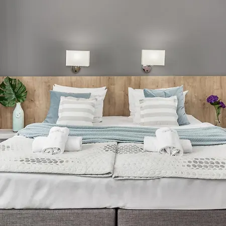 777 Krasickiego アパートホテル ミエンジズドロイェ