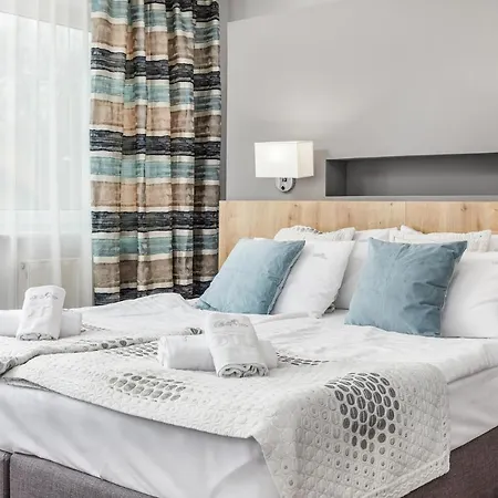 777 Krasickiego アパートホテル