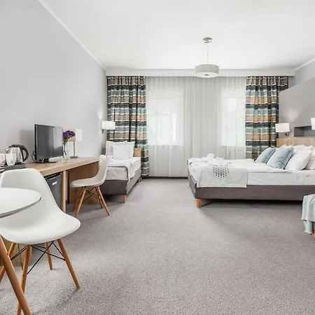 777 Krasickiego 3* ミエンジズドロイェ