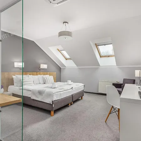 アパートホテル 777 Krasickiego ミエンジズドロイェ