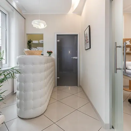 777 Krasickiego アパートホテル 3*