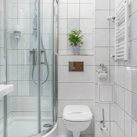 777 Krasickiego アパートホテル 3*