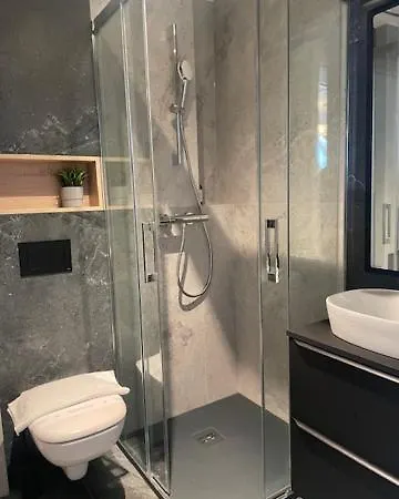 アパートホテル 777 Krasickiego ミエンジズドロイェ